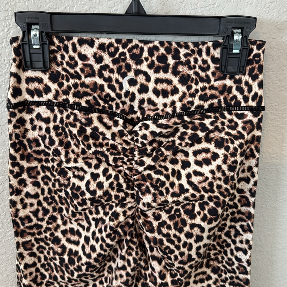 ZYIA Leopard Print Sports Bra and Leggings Set size medium 4 - Picture 7 of 8